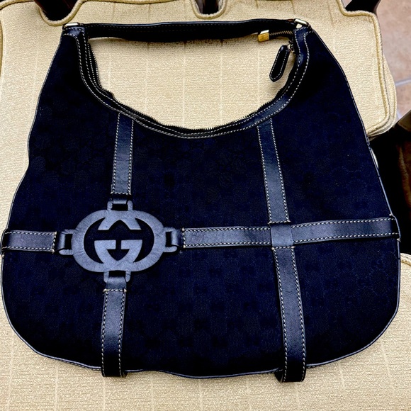 Gucci Handbags - AUTHENTIC GUCCI SHOULDER BAG